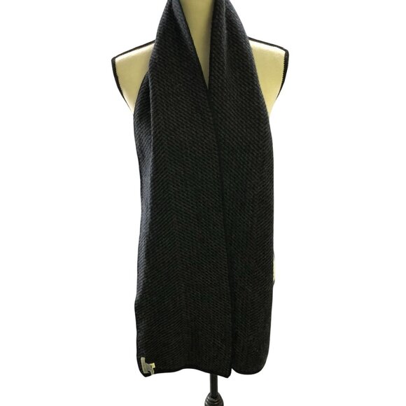 Gap 100% Merino Wool Scarf Mens Gray Striped Gray Black Rectangle Winter - Picture 2 of 7